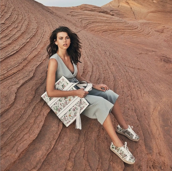 Vince Camuto sneakers 8.5 NWOB - Picture 3 of 11